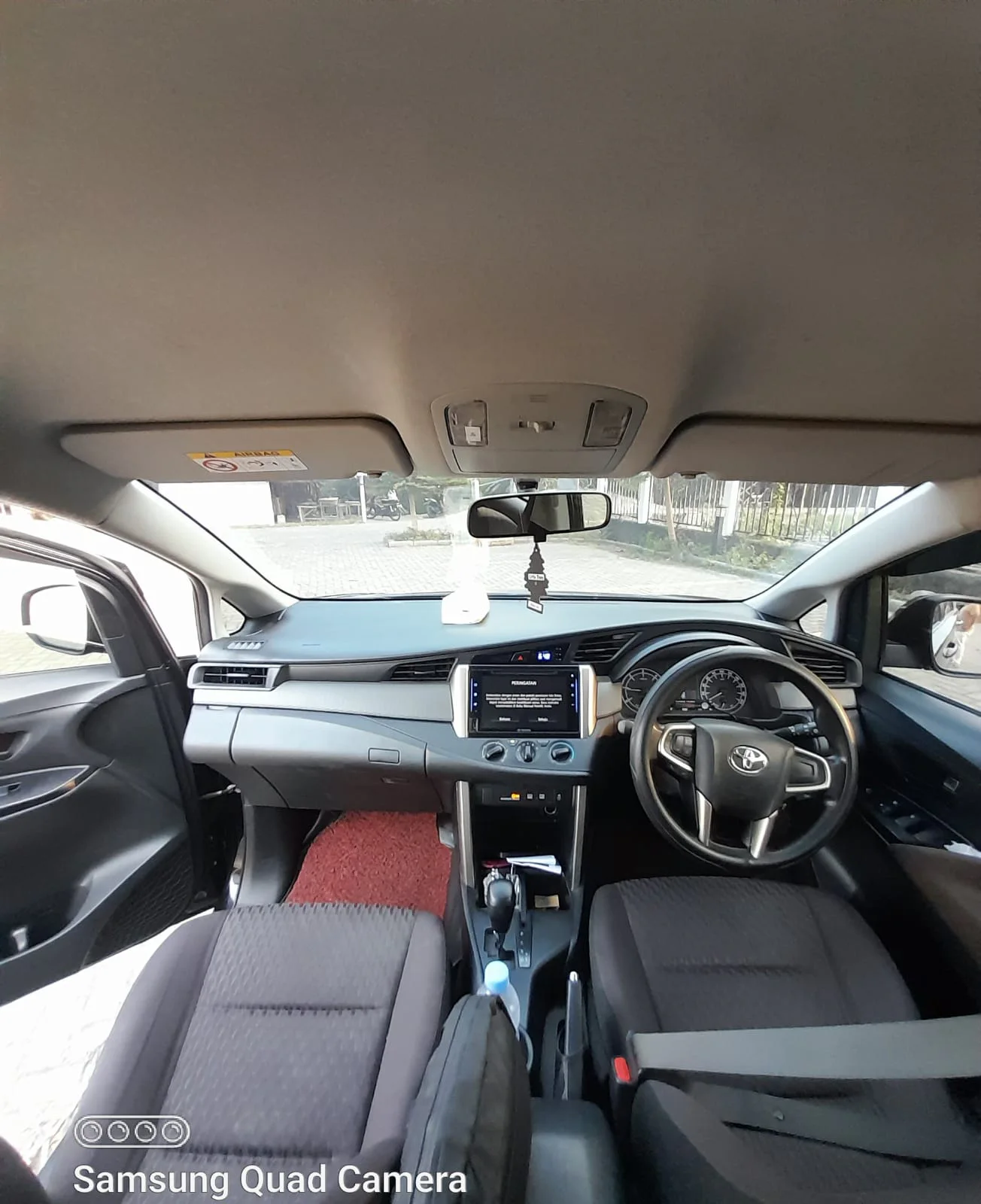 Area dashboard dan kabin depan Toyota Innova Reborn FC