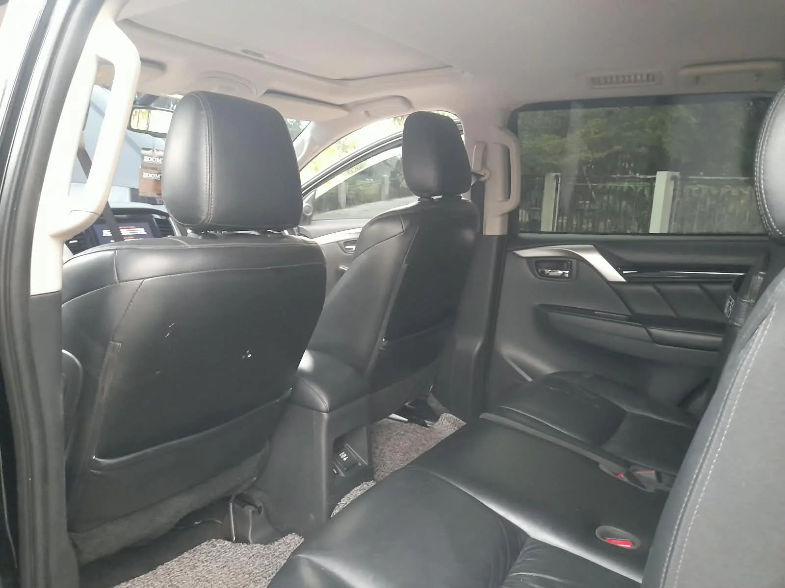 Kursi baris kedua Mitsubishi Pajero Sport Facelift